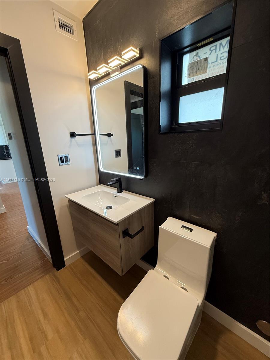 GEO M PHIPPENS SUB IN - Residential Lease