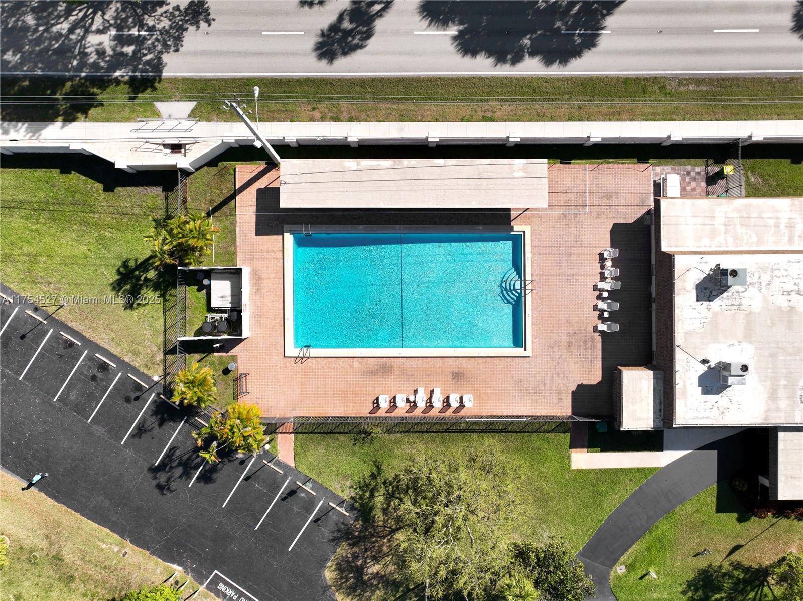 9400 NW 70th St