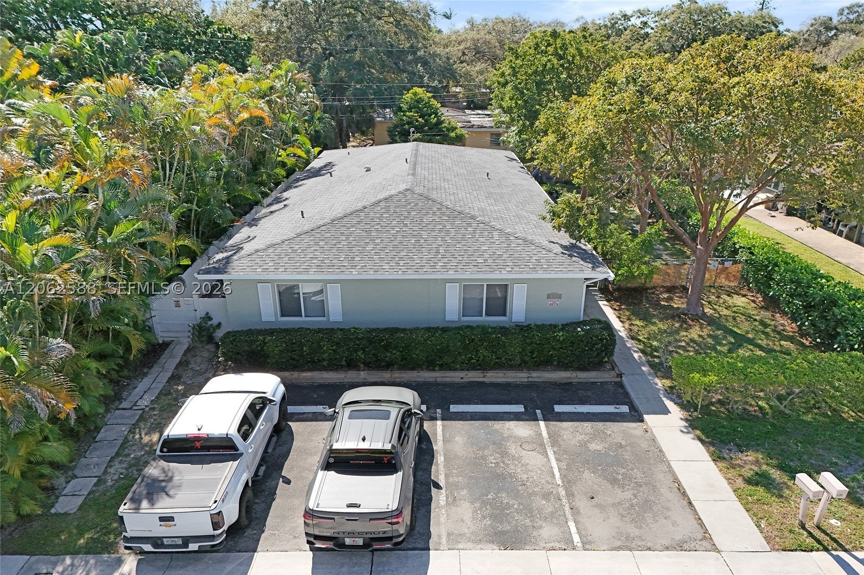 920 SW 28th St 1-2