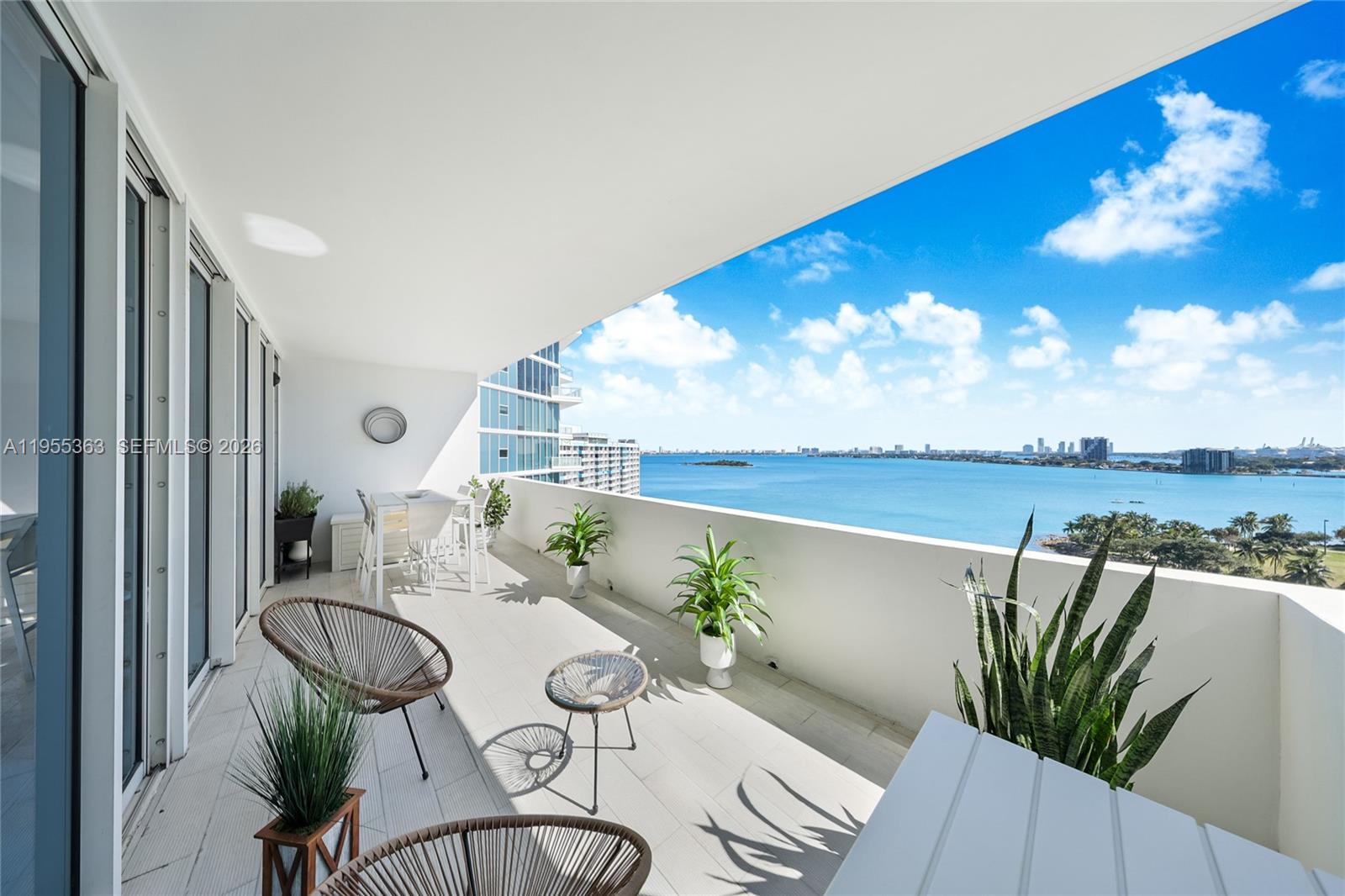 PARAMOUNT BAY CONDO - Residential