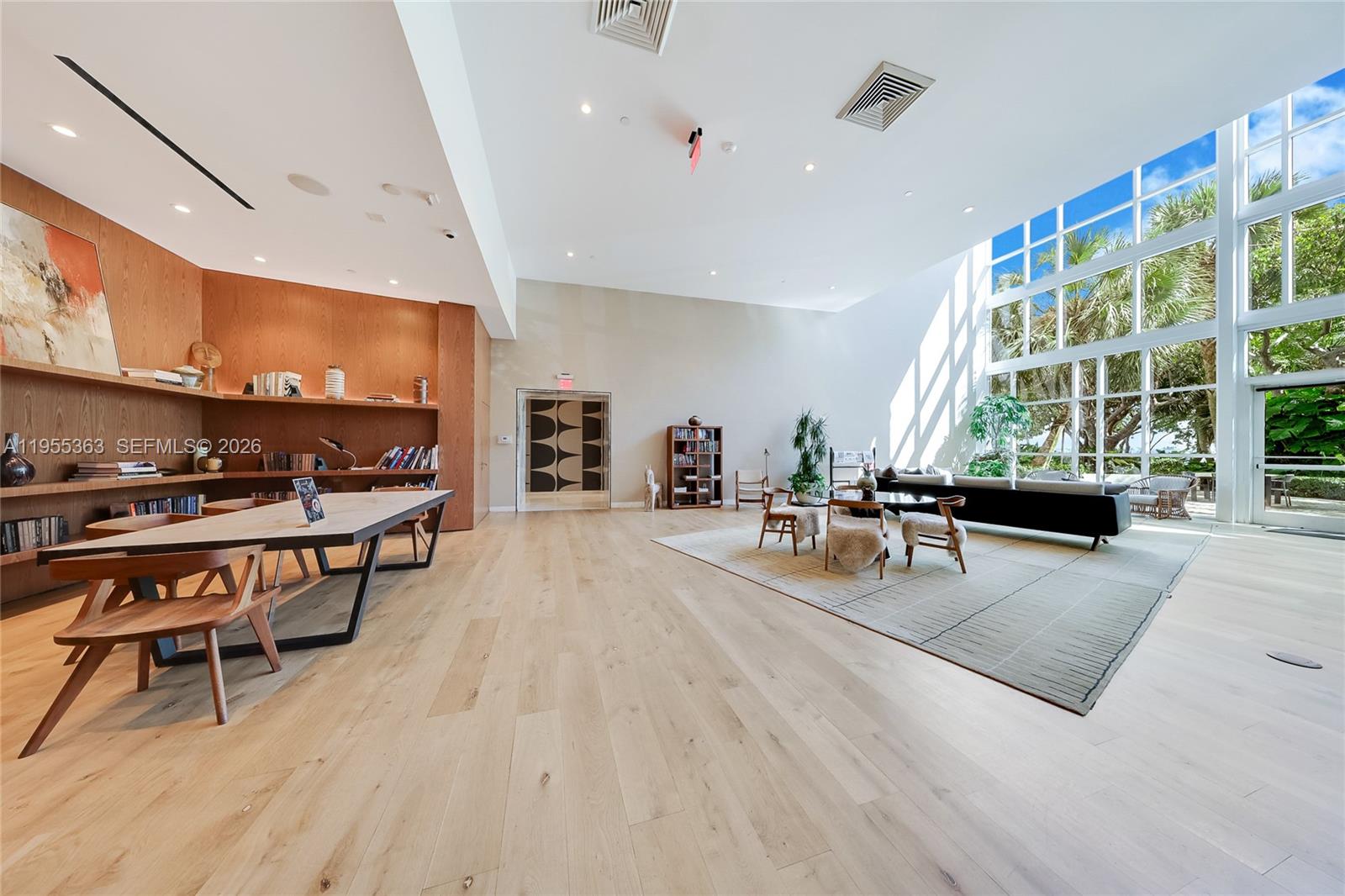 PARAMOUNT BAY CONDO - Residential