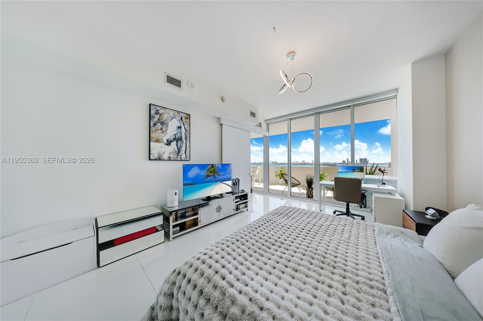 PARAMOUNT BAY CONDO - Residential