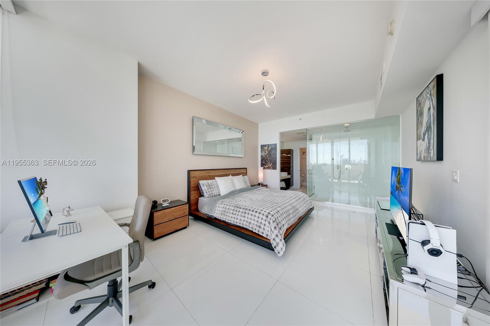 PARAMOUNT BAY CONDO - Residential
