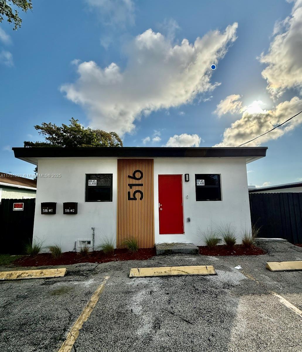 516 Nw 2nd 2, Hallandale Beach, Broward County, Florida - 2 Bedrooms  
1 Bathrooms - 
