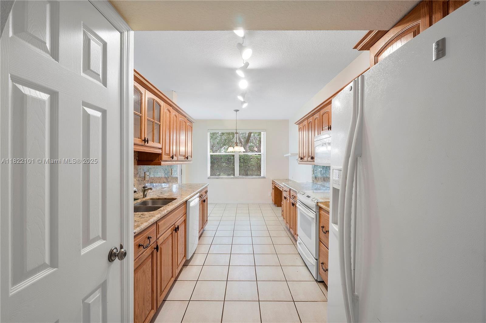VILLA SAN REMO CONDO - Residential Lease