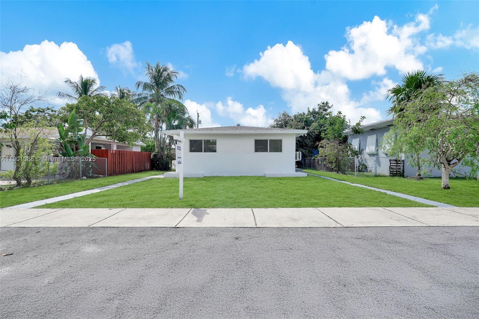 HOLLYWOOD PARK - Residential Lease