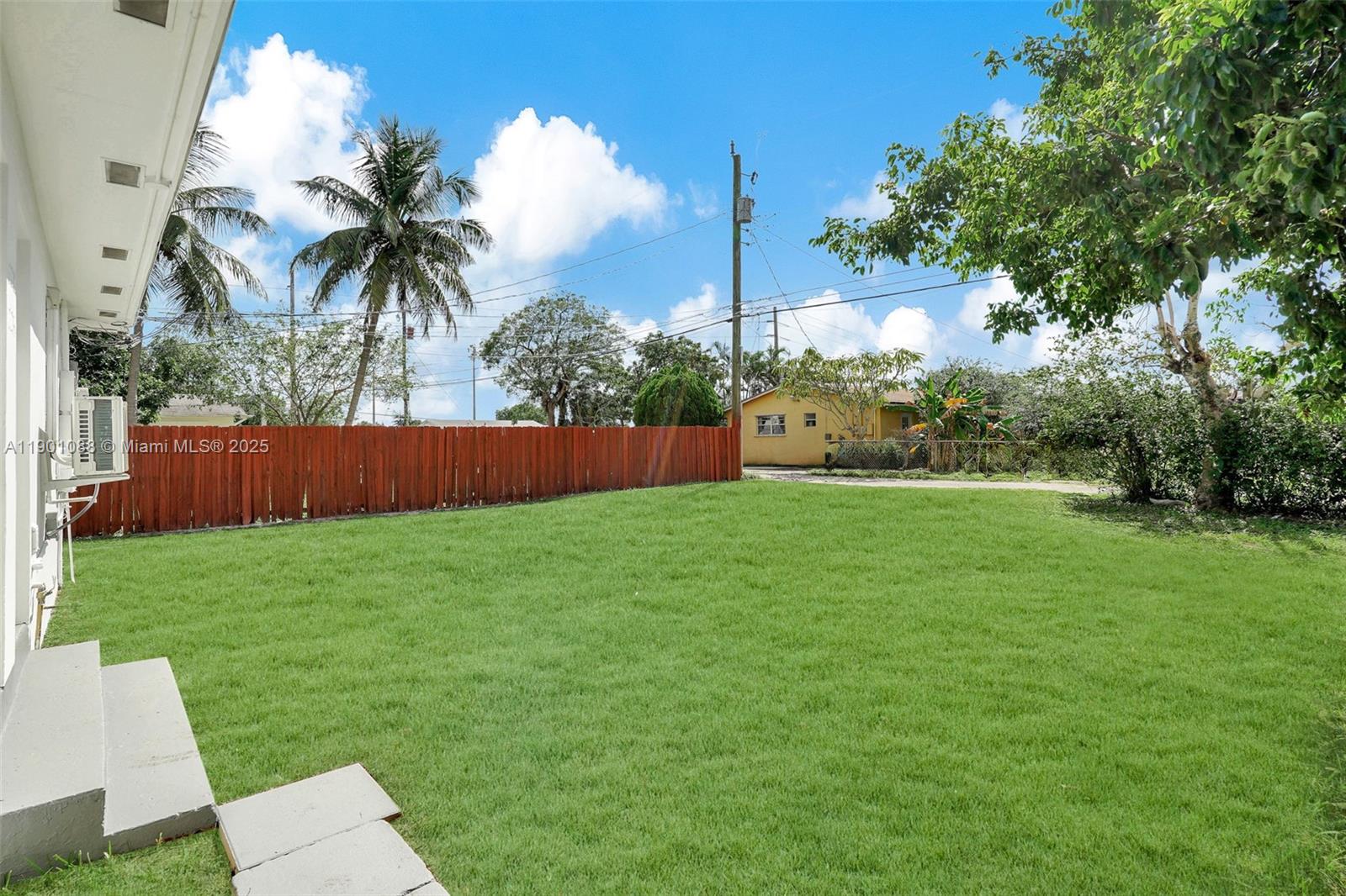HOLLYWOOD PARK - Residential Lease
