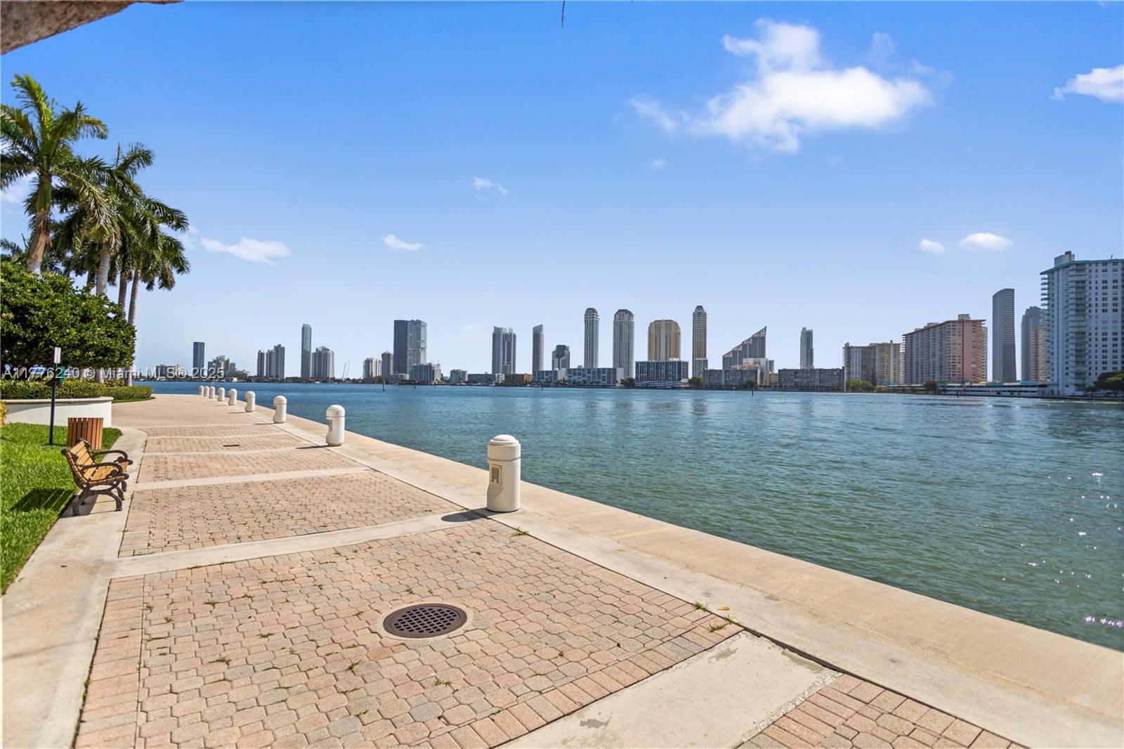 2800 Island Blvd 1702