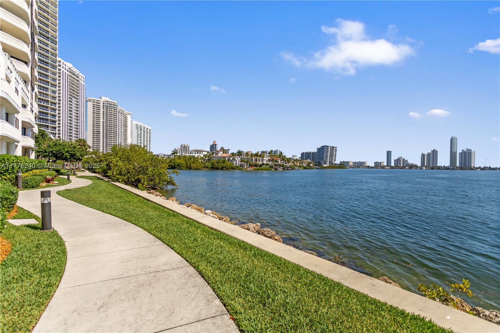 2800 Island Blvd 1702