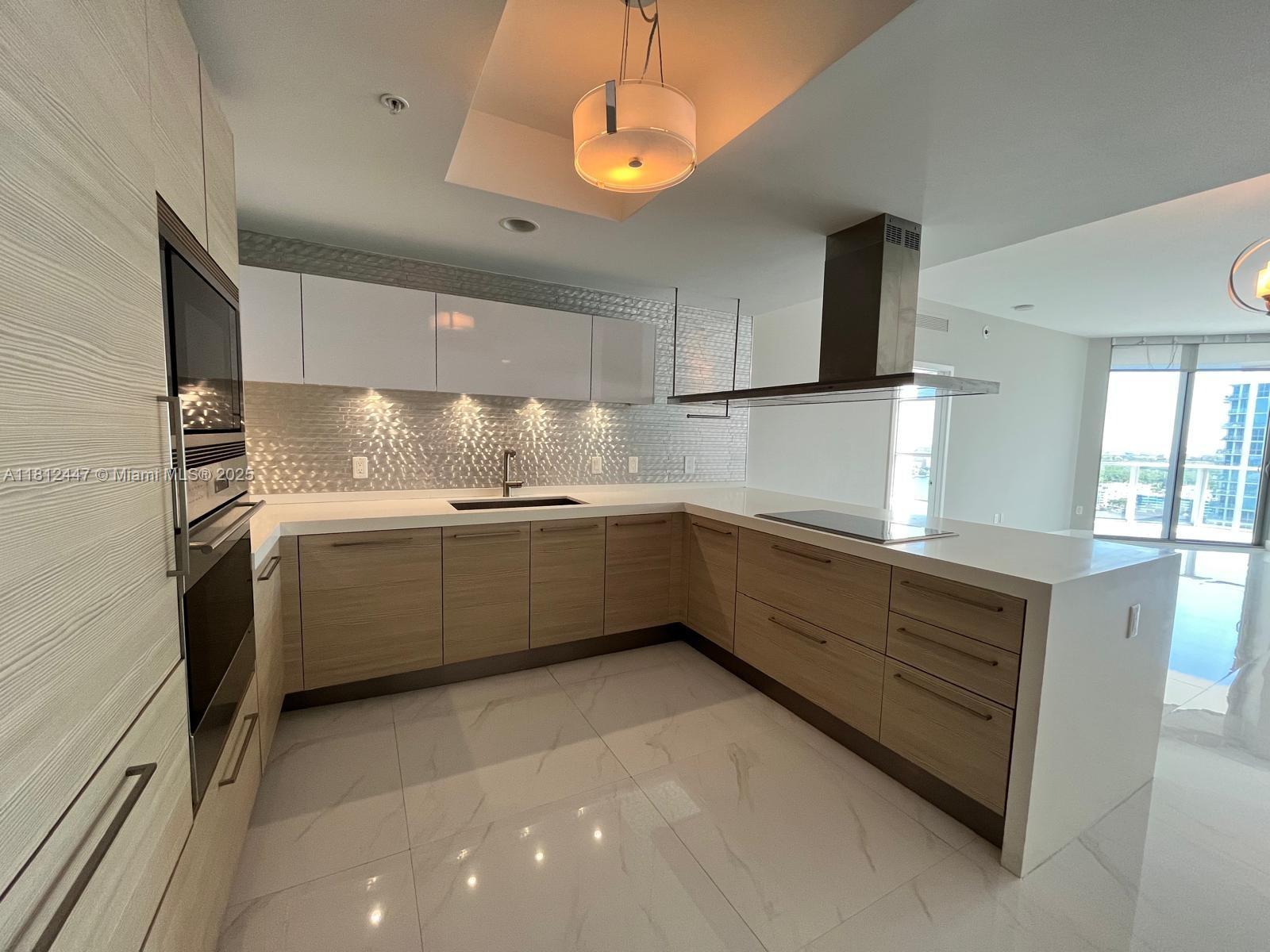 MARINA PALMS RESIDENCES N - Residential