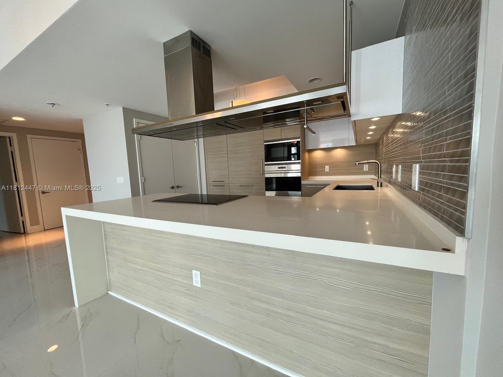 MARINA PALMS RESIDENCES N - Residential