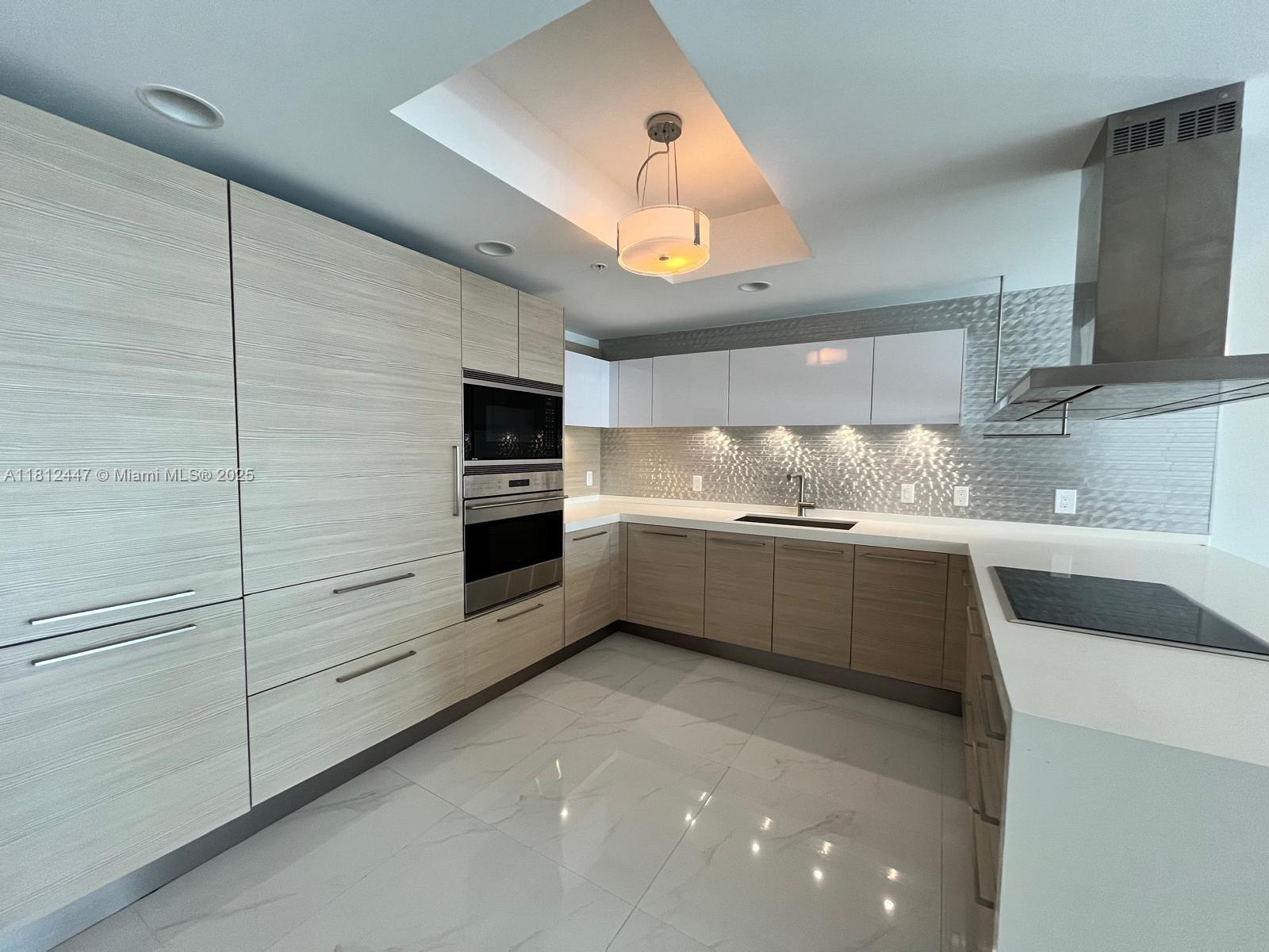 MARINA PALMS RESIDENCES N - Residential