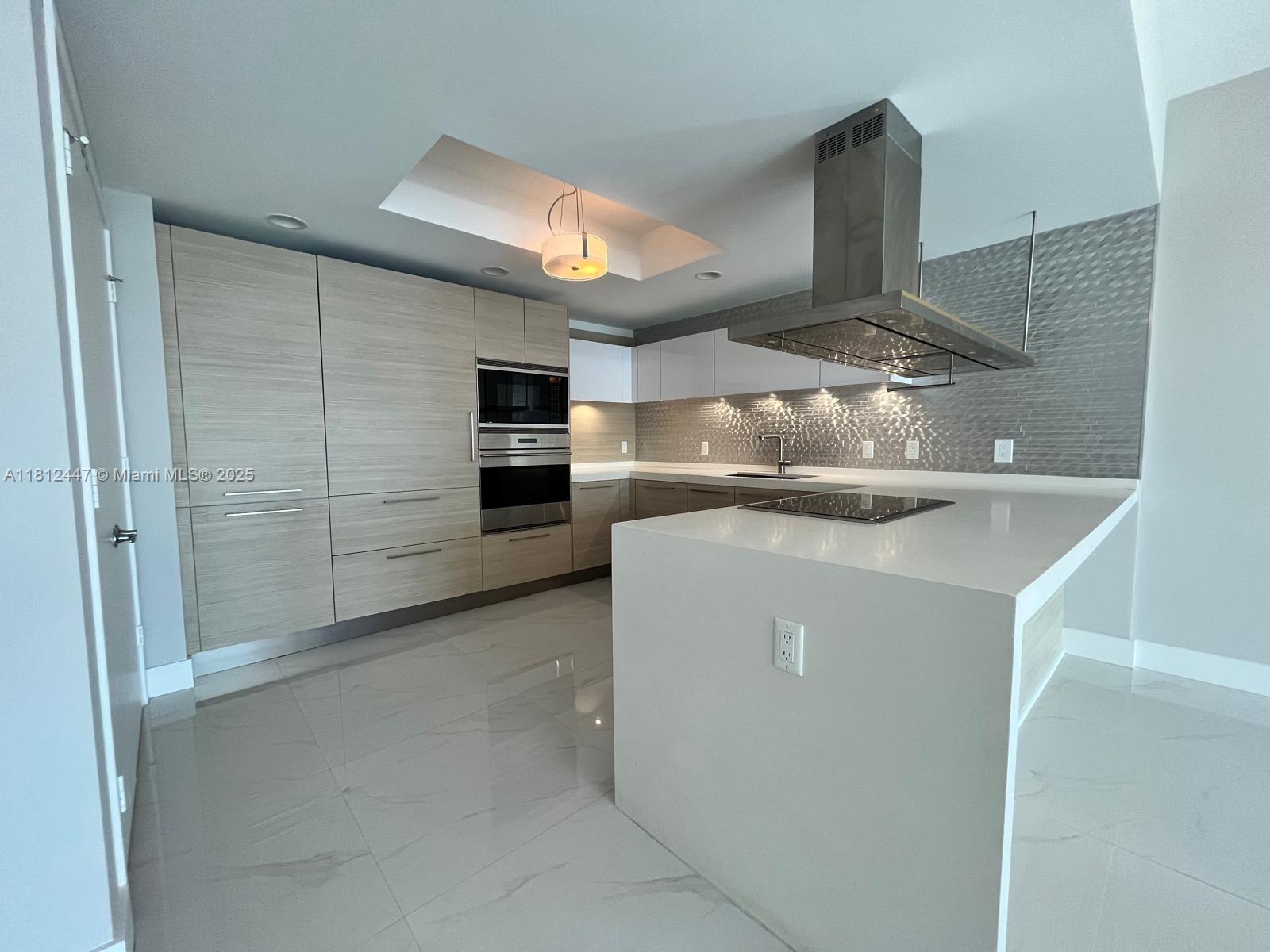 MARINA PALMS RESIDENCES N - Residential