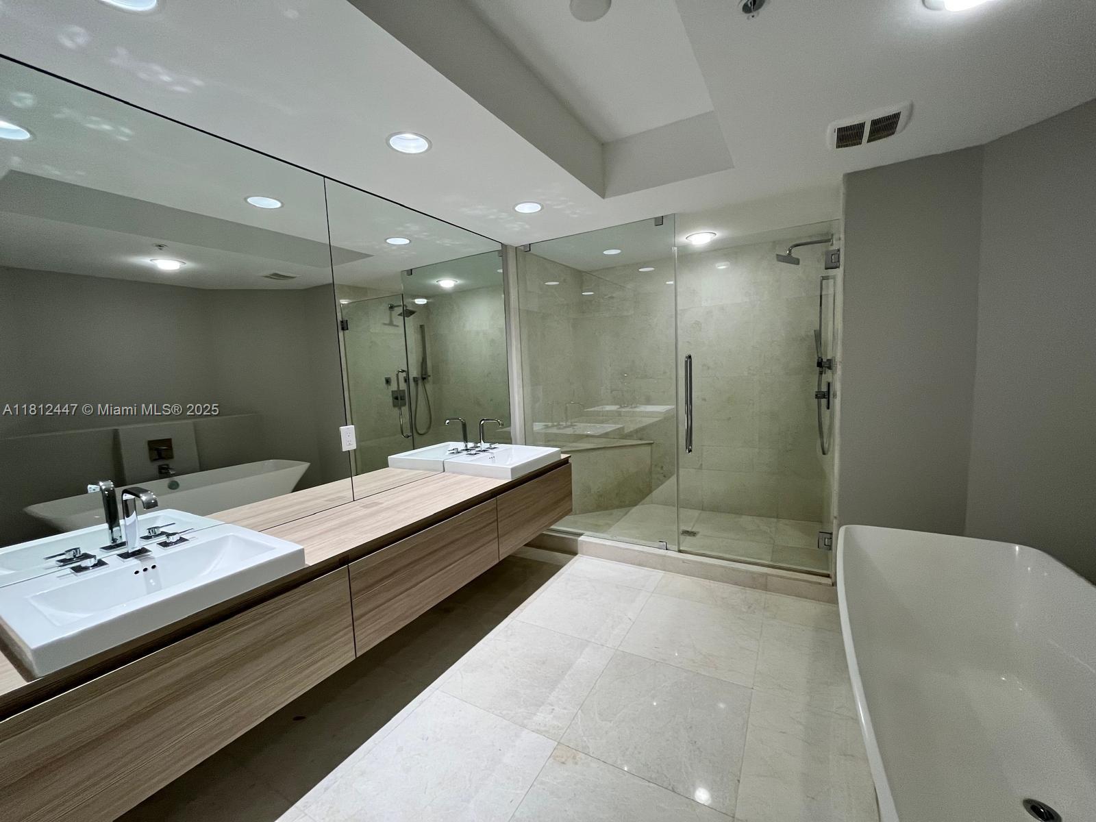 MARINA PALMS RESIDENCES N - Residential