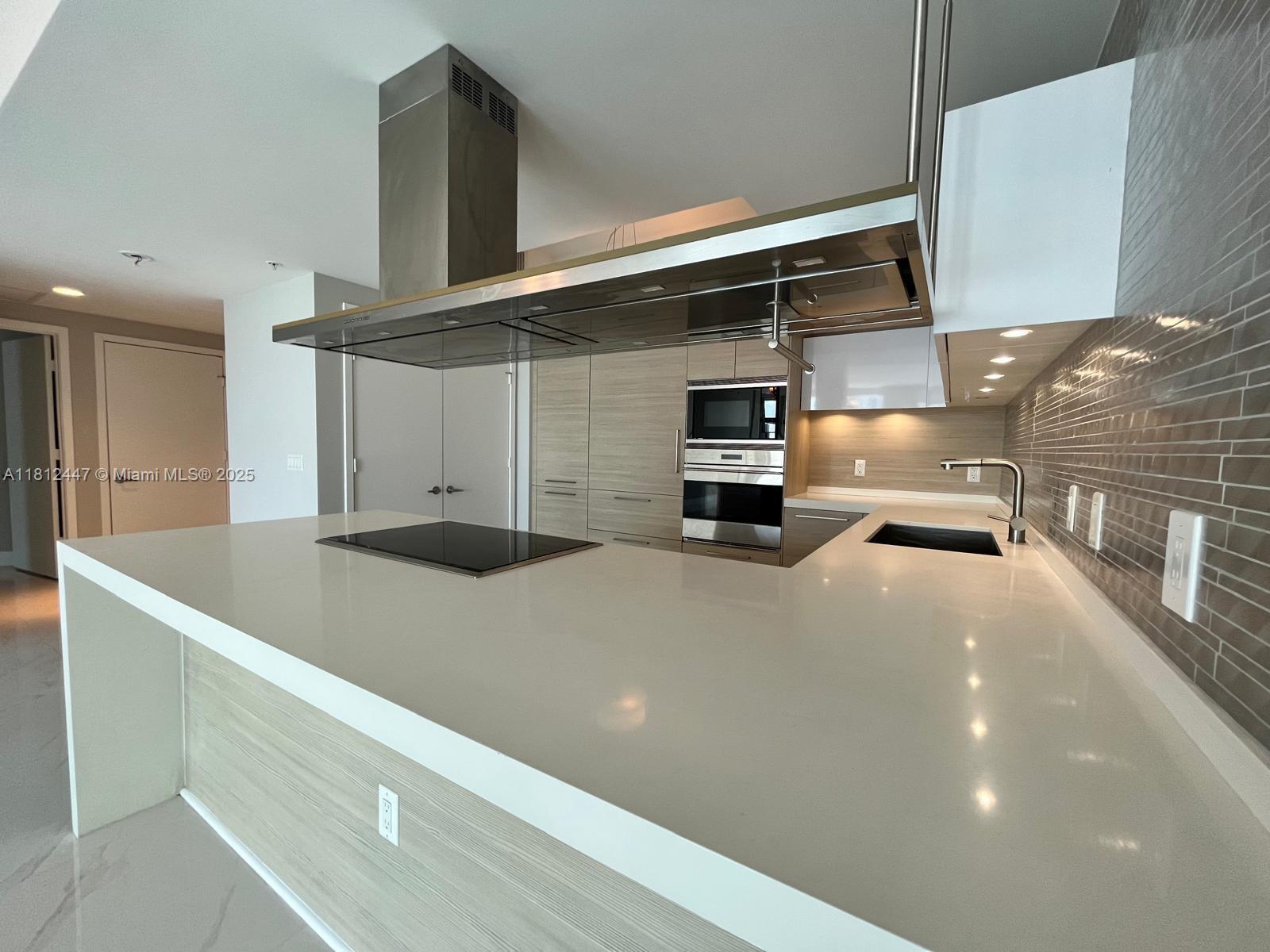 MARINA PALMS RESIDENCES N - Residential