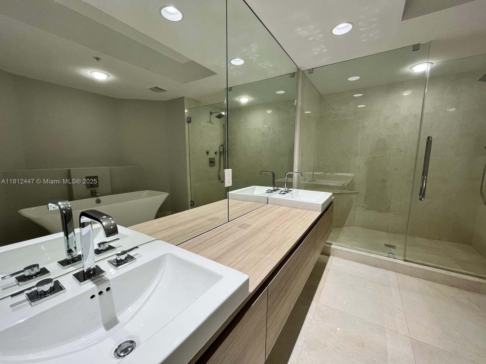 MARINA PALMS RESIDENCES N - Residential