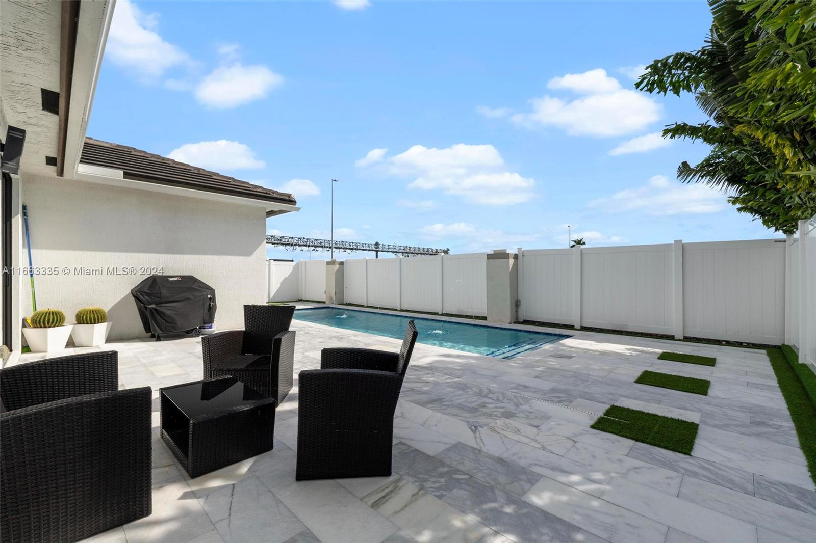 MC RESIDENTIAL - Residential