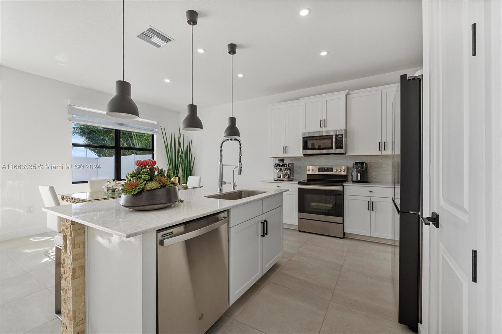 MC RESIDENTIAL - Residential