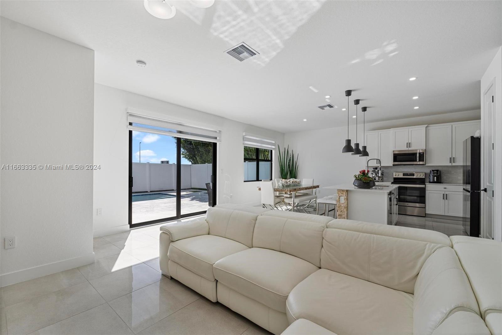 MC RESIDENTIAL - Residential