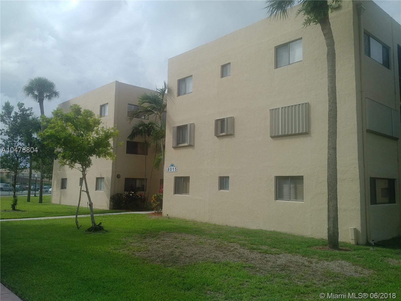 Gated community within walking distance to pool and tennis courts. All living areas tiled and just painted. Easy to show.