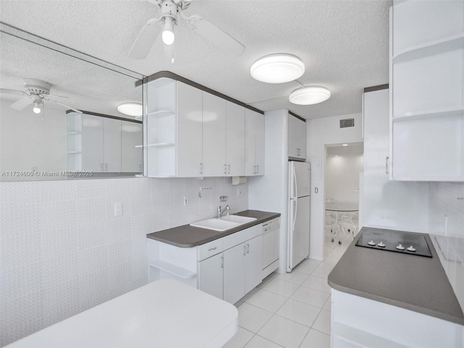 DEL PRADO MARINA - Residential