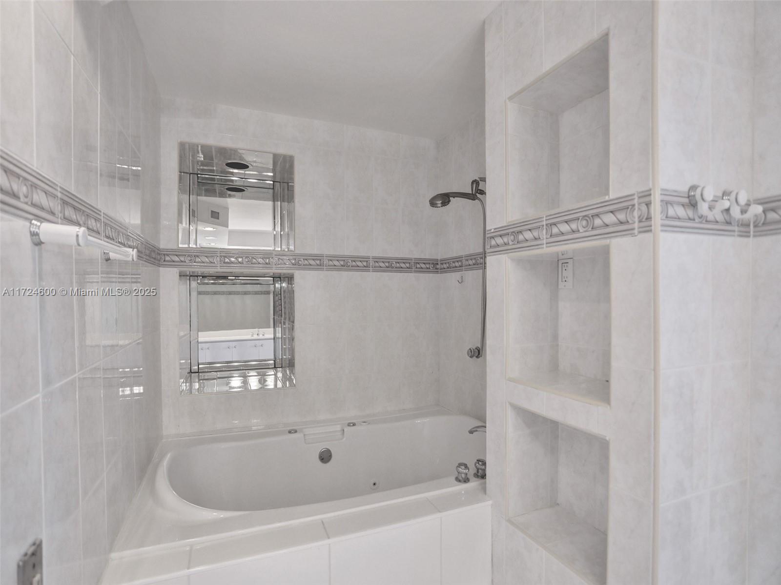 DEL PRADO MARINA - Residential