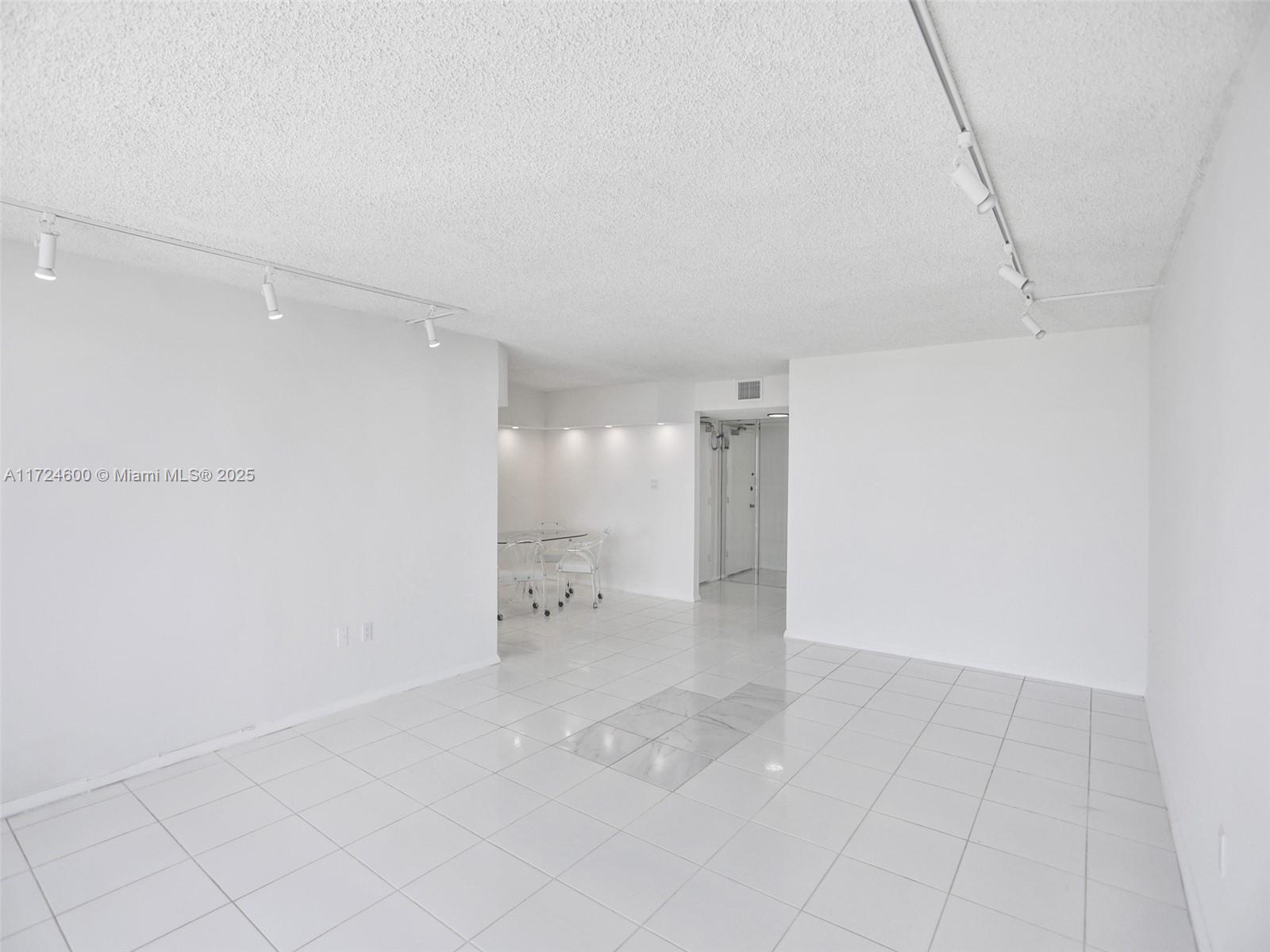 DEL PRADO MARINA - Residential