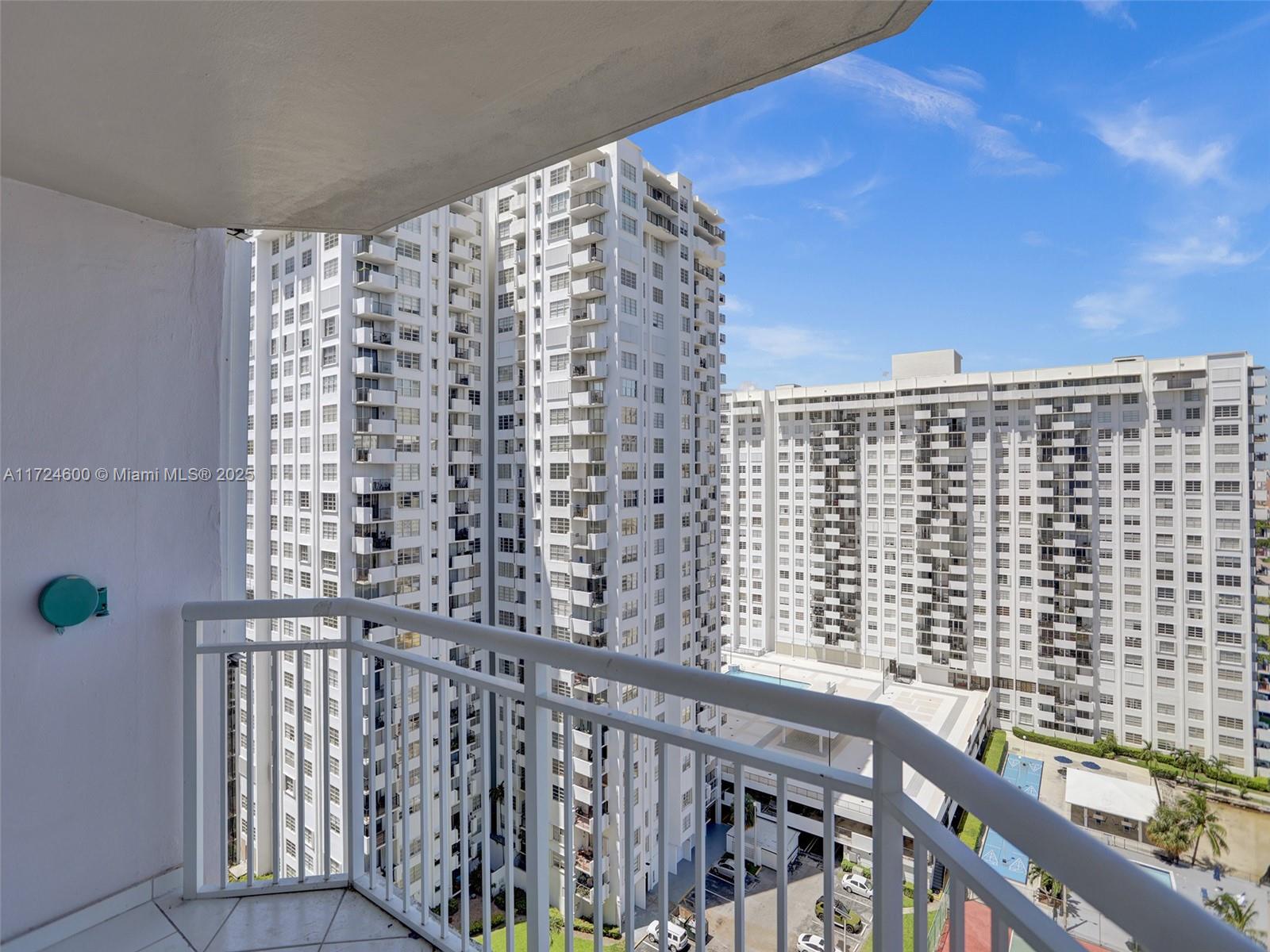 DEL PRADO MARINA - Residential