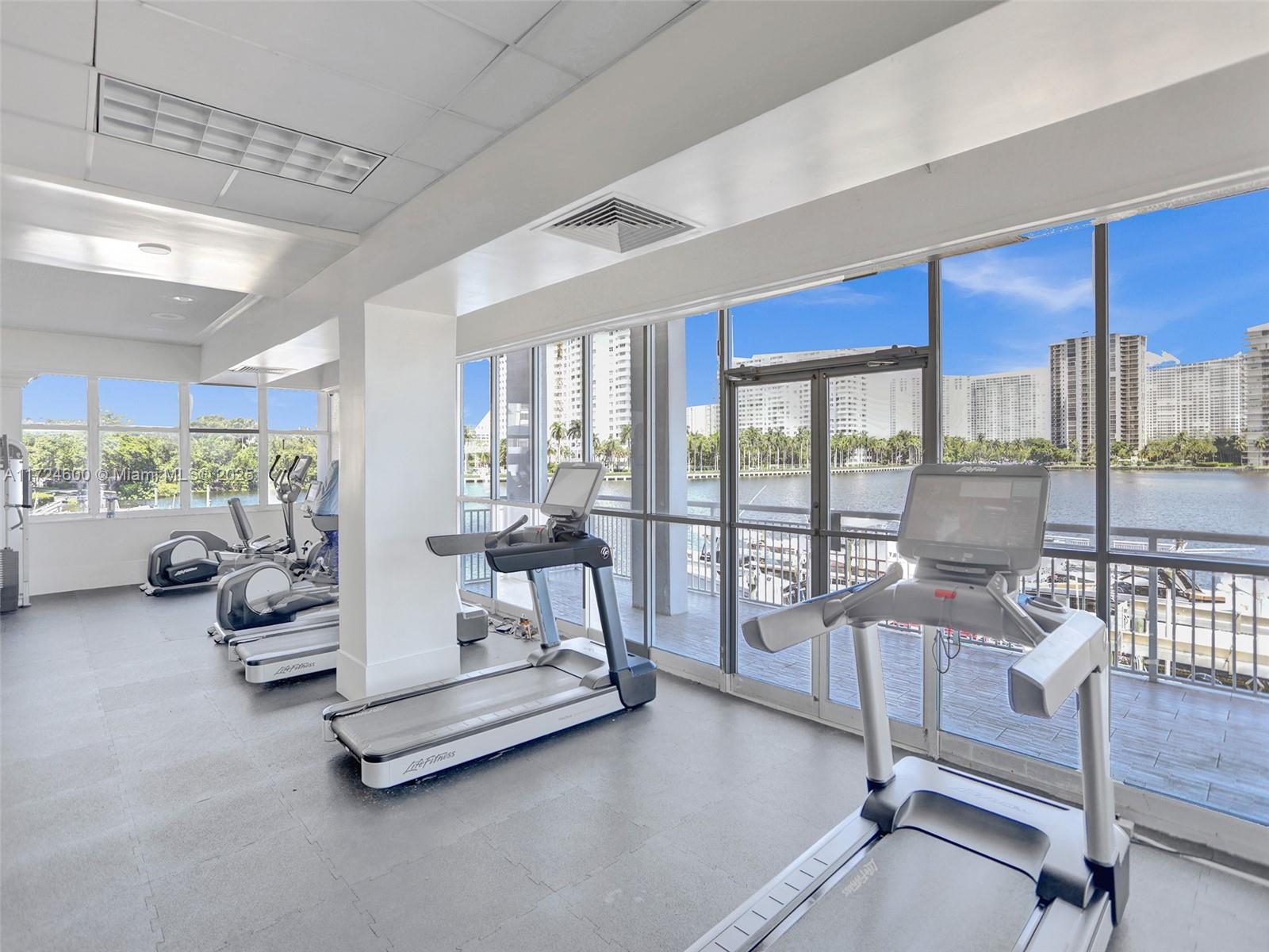 DEL PRADO MARINA - Residential