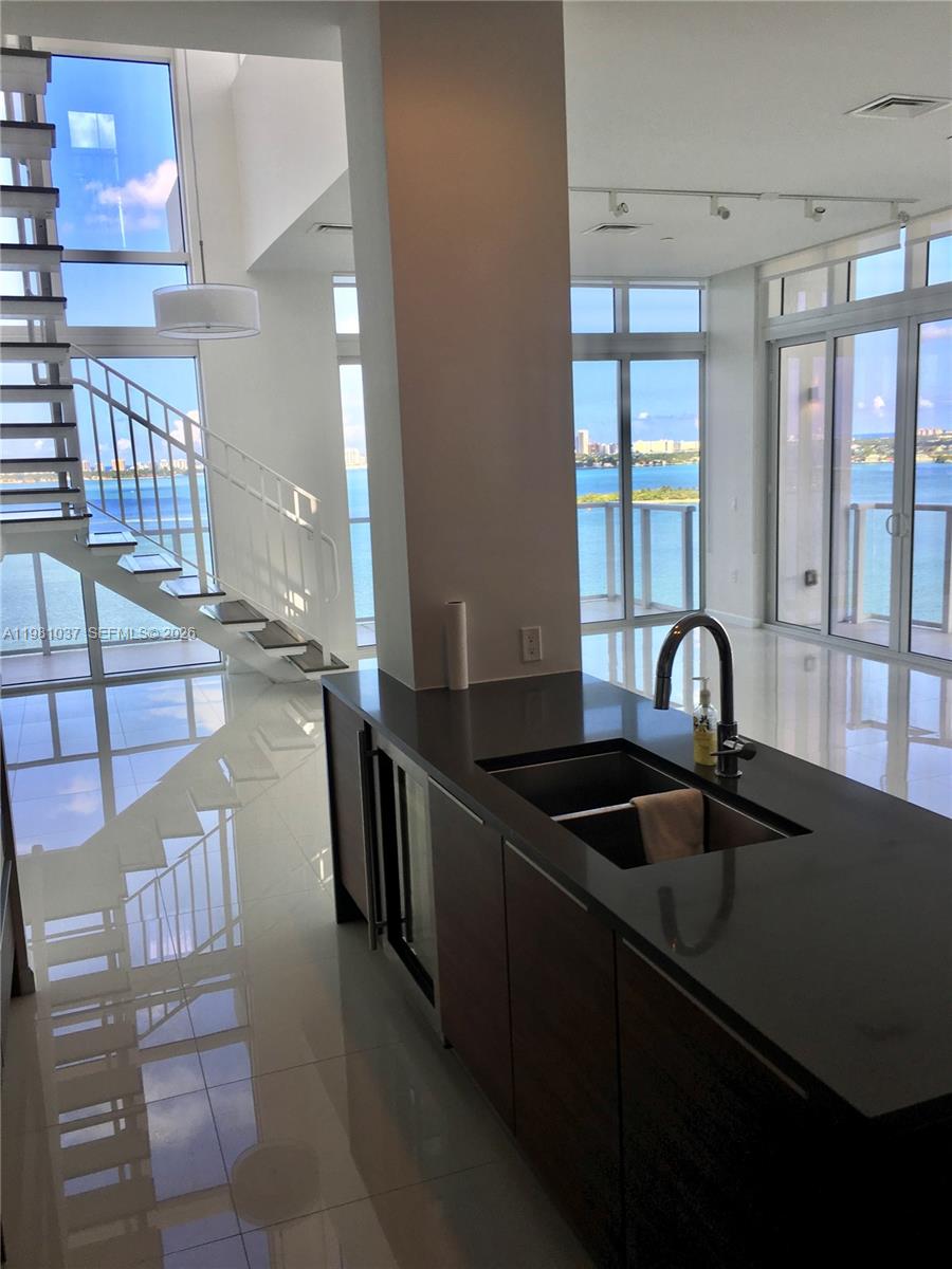 THE CRIMSON CONDO - Residential Lease