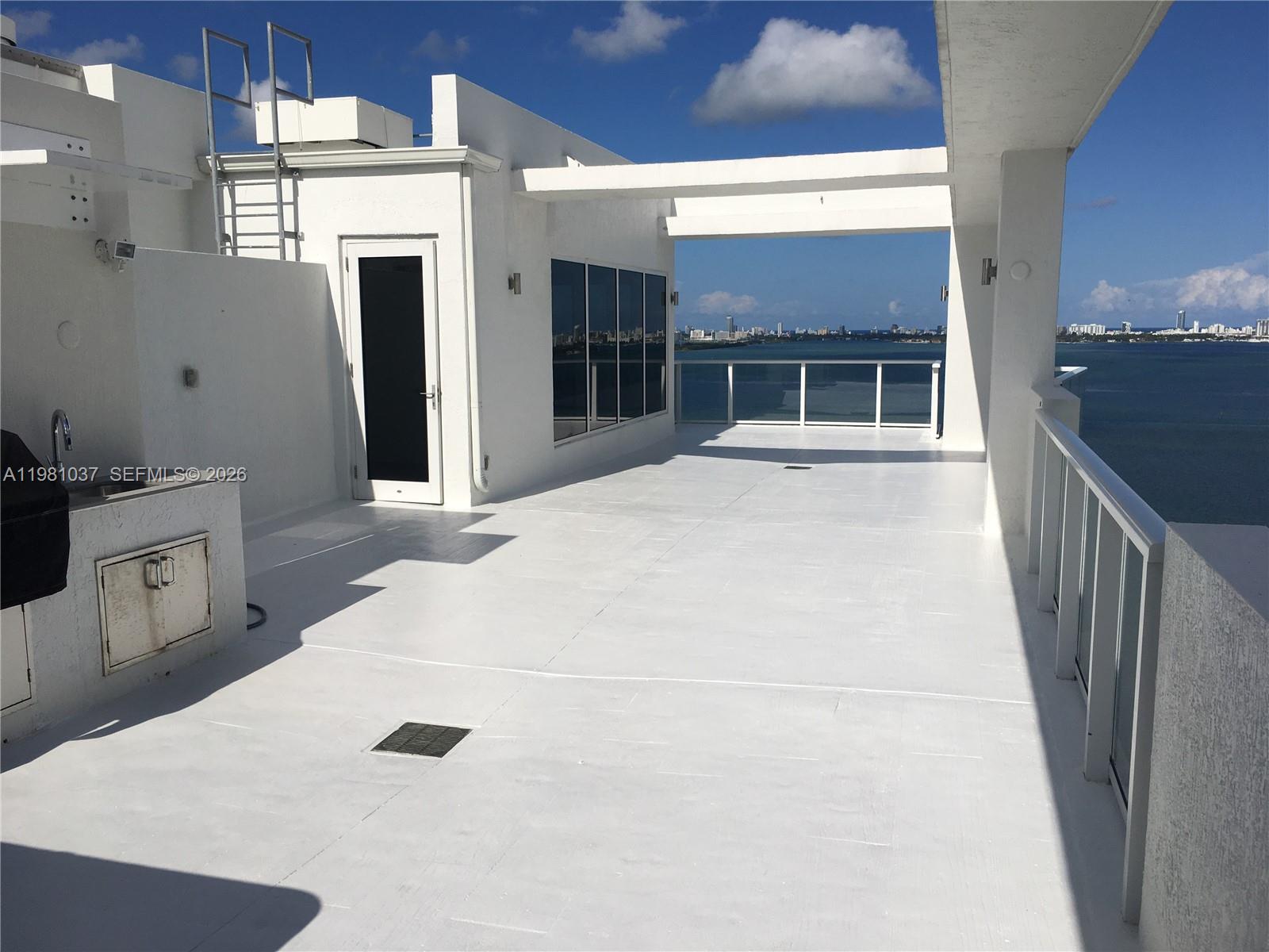 THE CRIMSON CONDO - Residential Lease