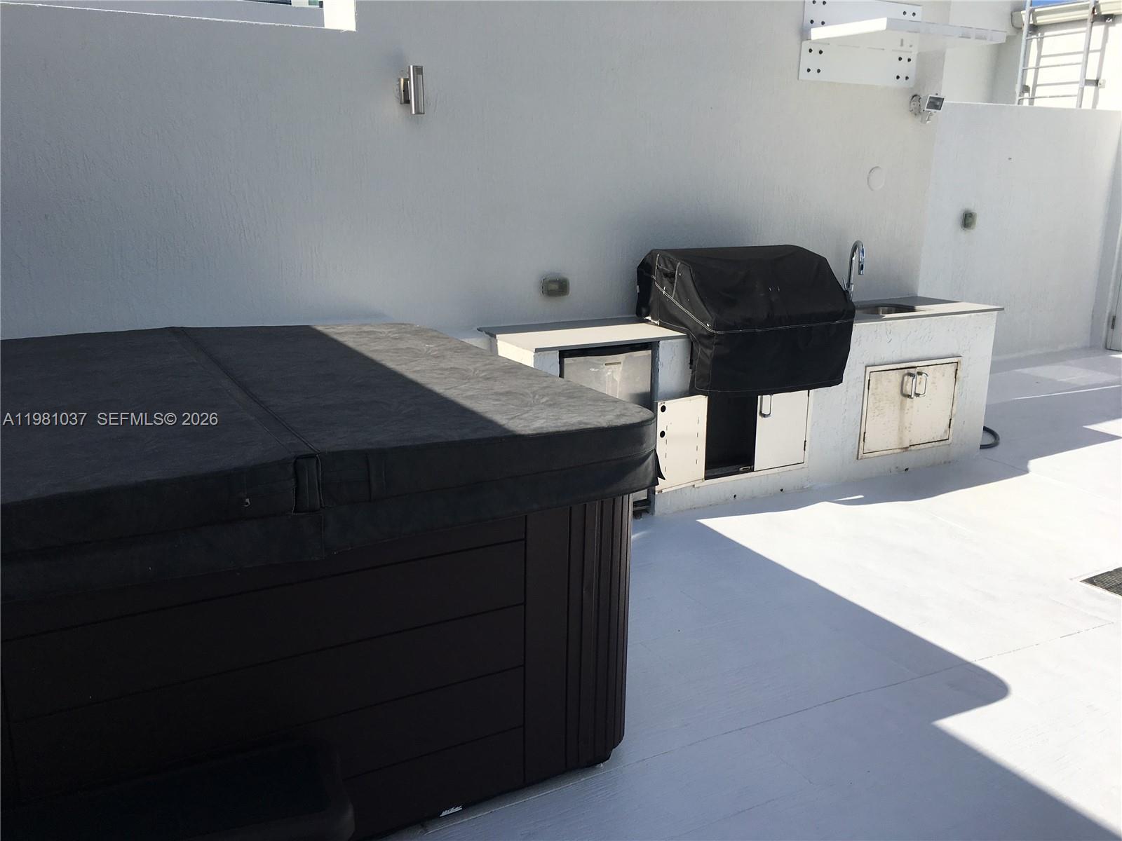 THE CRIMSON CONDO - Residential Lease