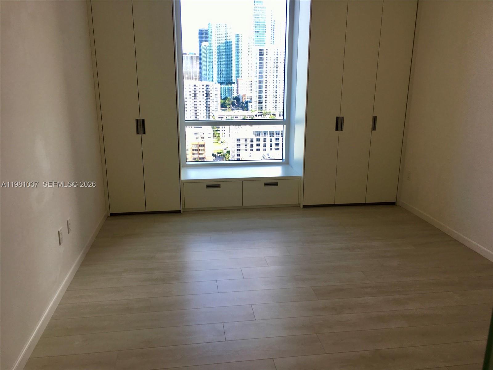 THE CRIMSON CONDO - Residential Lease