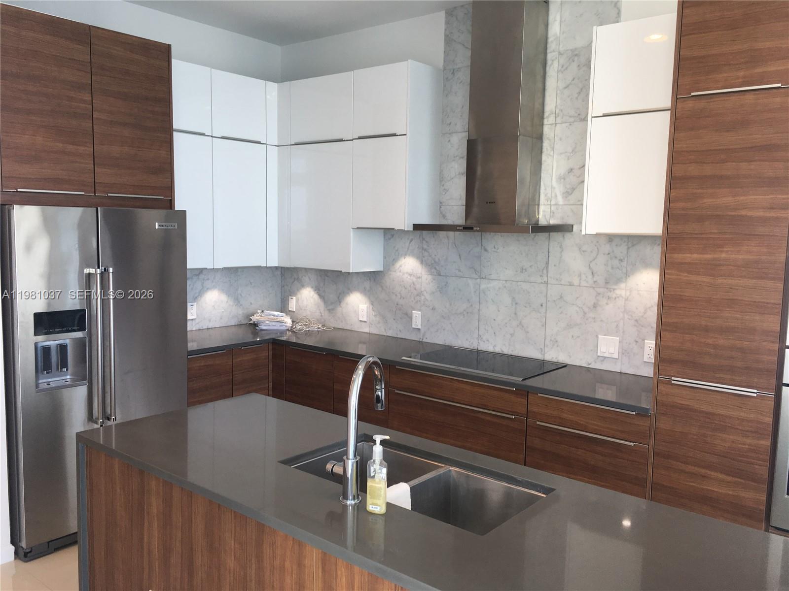 THE CRIMSON CONDO - Residential Lease