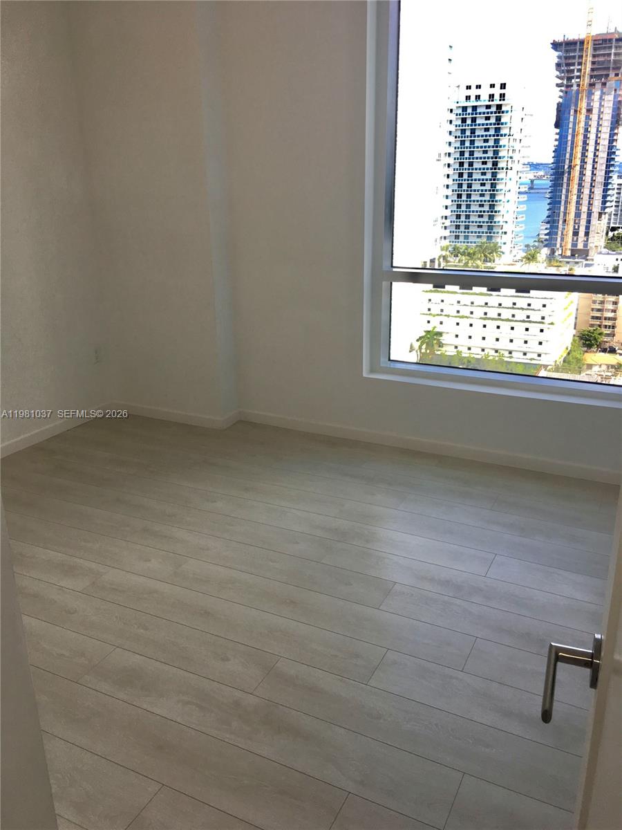 THE CRIMSON CONDO - Residential Lease