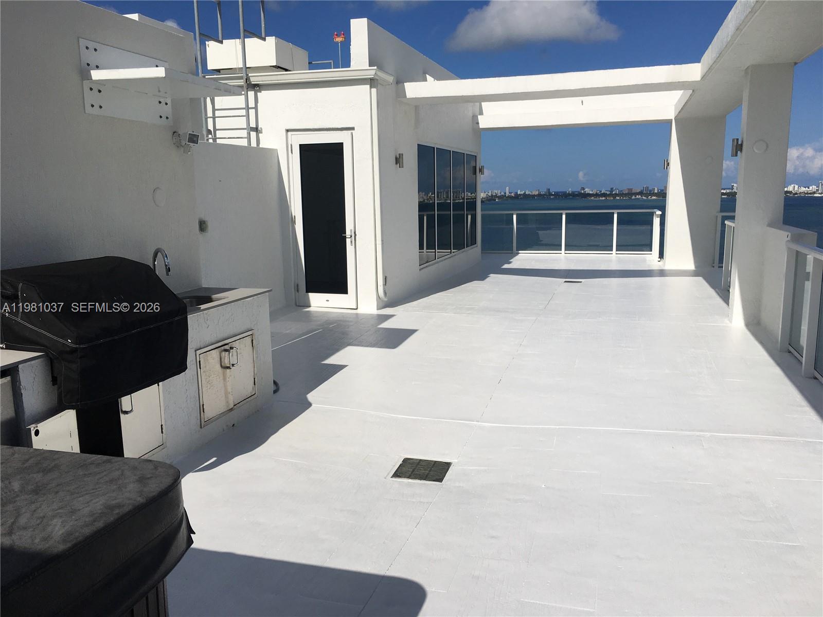 THE CRIMSON CONDO - Residential Lease