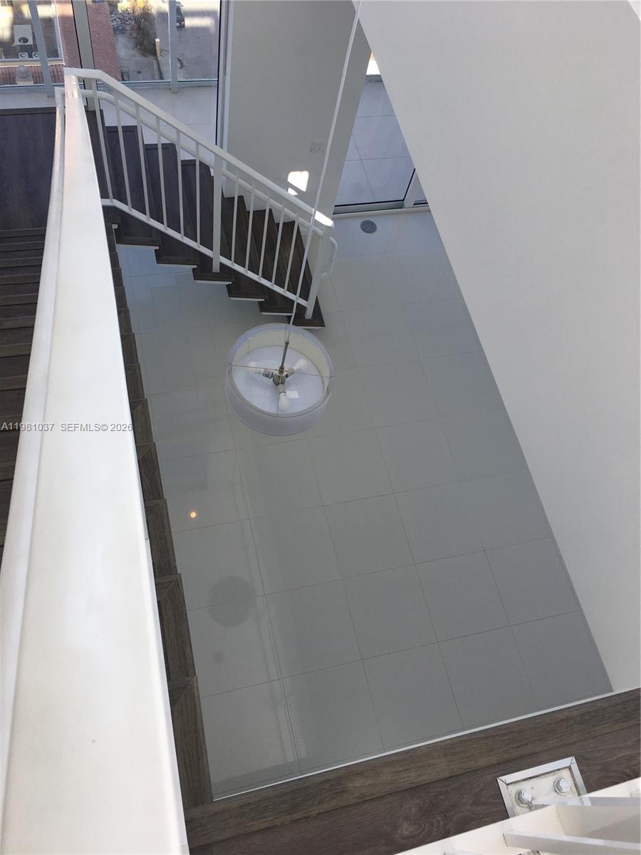 THE CRIMSON CONDO - Residential Lease