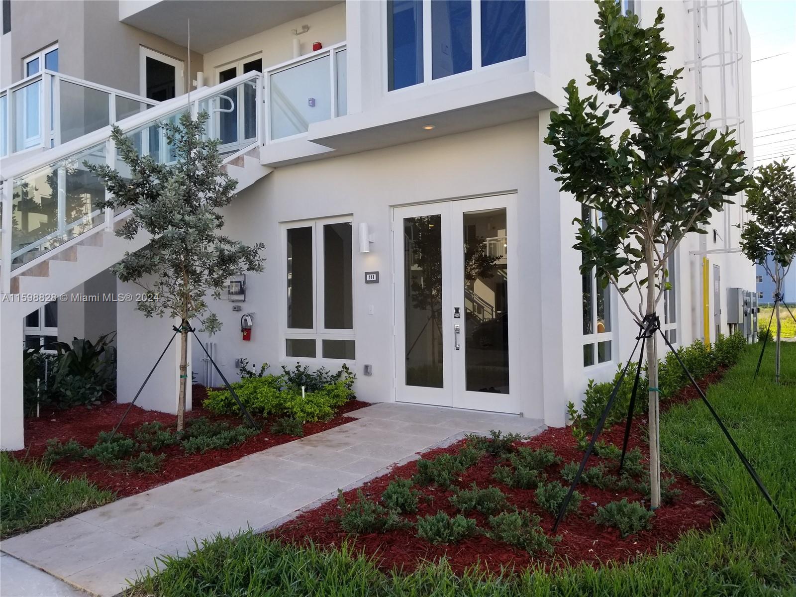 Rental Property at 10220 Nw 63rd Ter 111, Doral, Miami-Dade County, Florida - Bedrooms: 3 
Bathrooms: 2  - $3,400 MO.