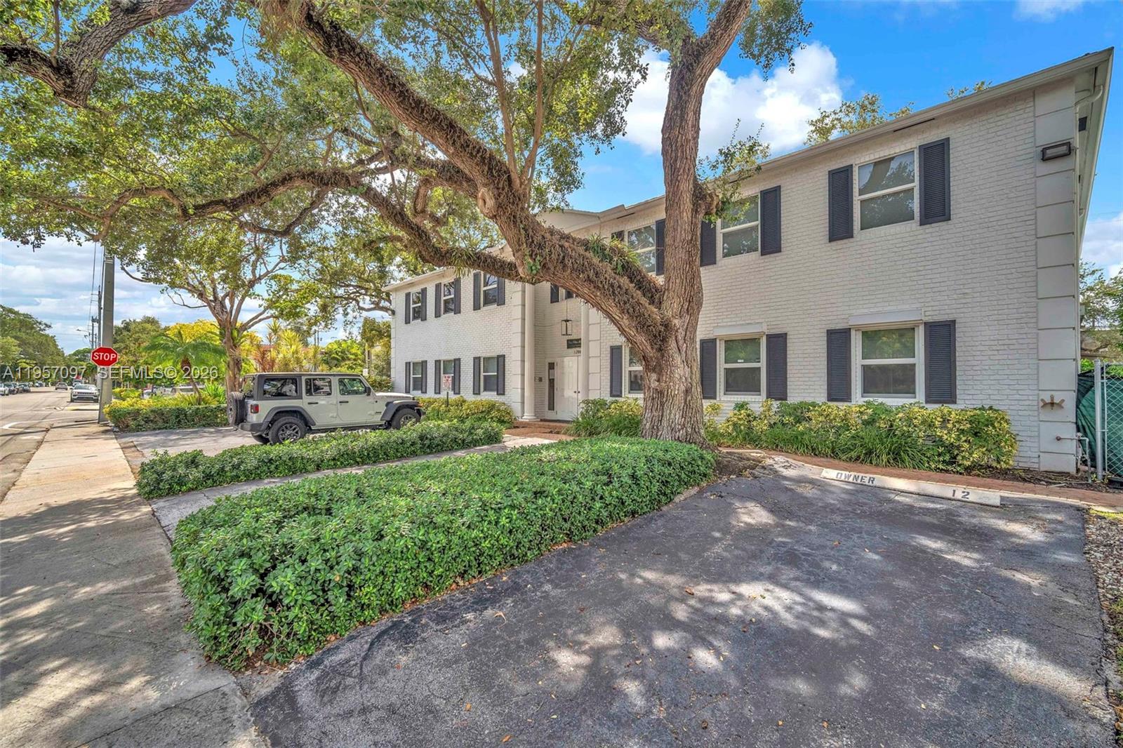 LAS OLAS MANOR 1 CONDO - Residential