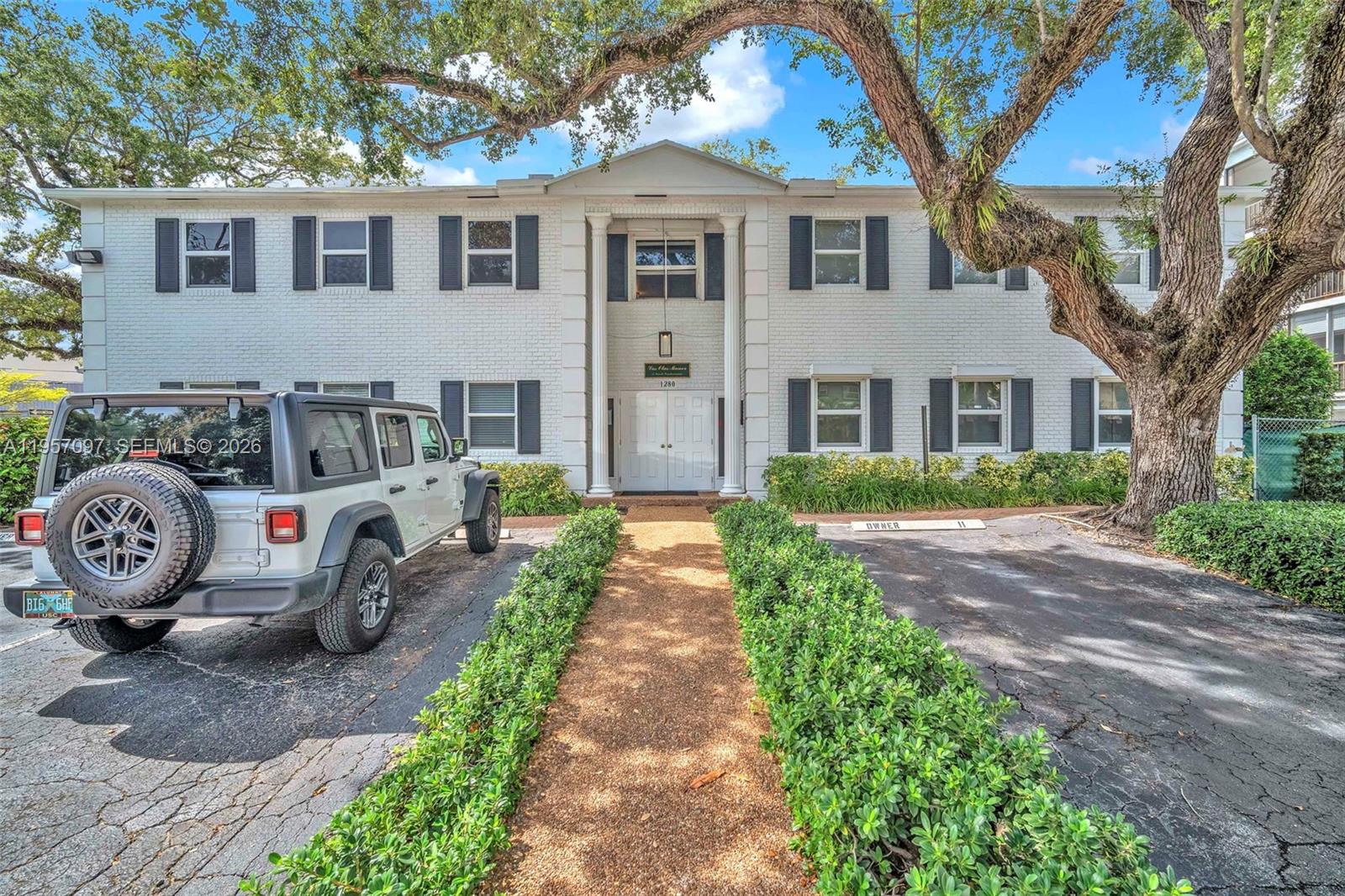 LAS OLAS MANOR 1 CONDO - Residential