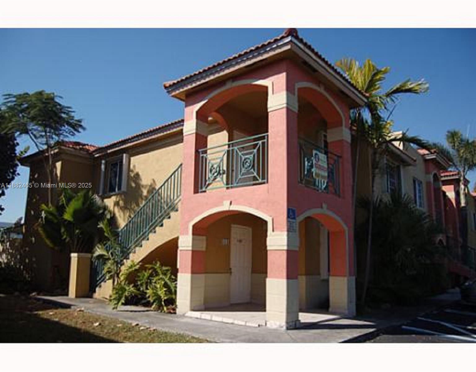 !! AMAZING FIRST FLOOR CORNER UNIT 3/2 UPDATED !! * KITCHEN W/ WOOD CABINETS & GRANITE COUNTER TOPS * STAINLESS STEEL APPLIANCES * MASTER SUITE BEDROOM W/ A LARGE WALK-IN CLOSET * TILED THROUGHOUT * WASHER & DRYER * FRESHLY PAINTED * HUGE PATIO WITH A SHED AND NO BACK NEIGHBORS * TWO ASSIGNED PARKING SPACES WITH PLENTY OF GUEST PARKING AND MORE… ENJOY AMENITIES… 2 POOLS, PLAYGROUND & SECURITY PATROL… NEXT TO SHOPPING CENTER, MAJOR HIGHWAYS, RESTAURANTS, SCHOOLS, SUPPERMARKETS, URGENT CARE CENTERS. FIRE DEPARTMENT & METRO ZOO !! EASY TO SHOW... VACANT ON SUPRA ELBX