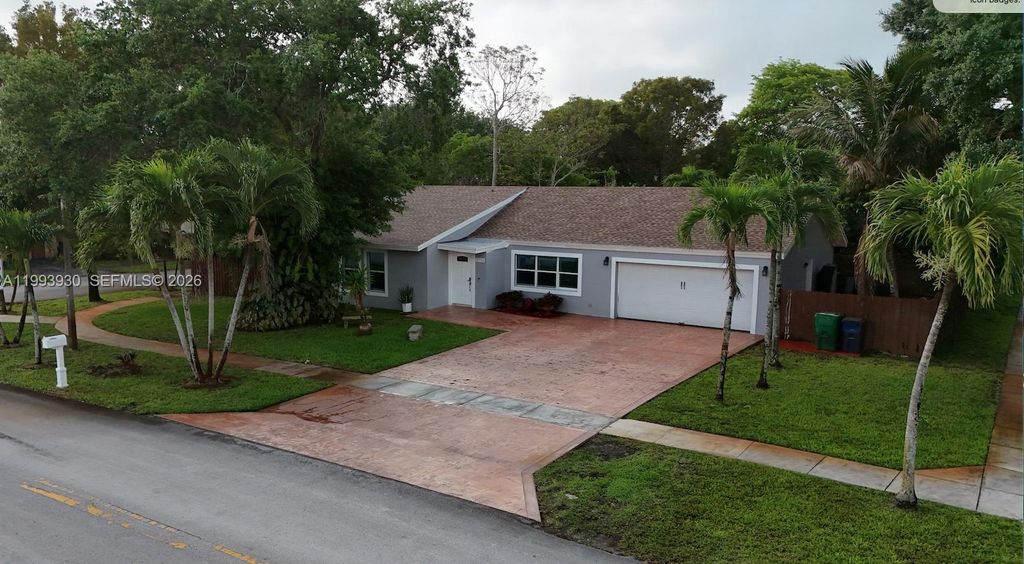 Photo of 10550 SW 51st St, Cooper City, FL 33328 (MLS # A11993930)