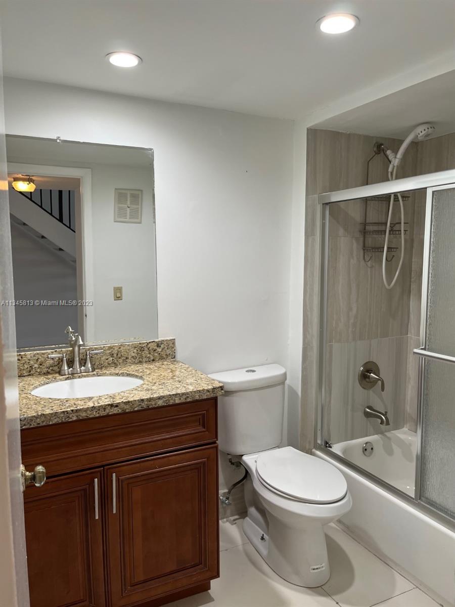 PEMBROKE LAKES SECTION SE - Residential Lease