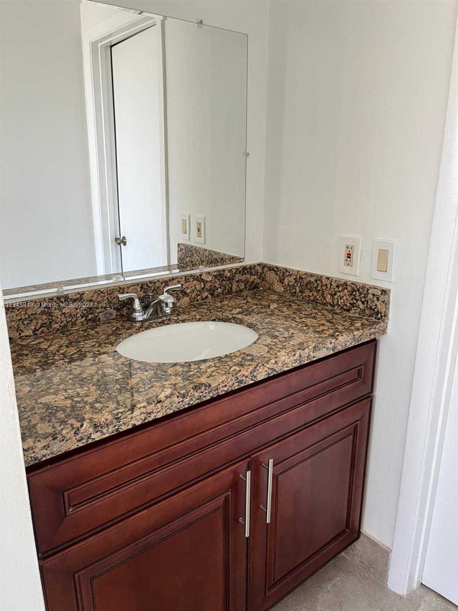 PEMBROKE LAKES SECTION SE - Residential Lease