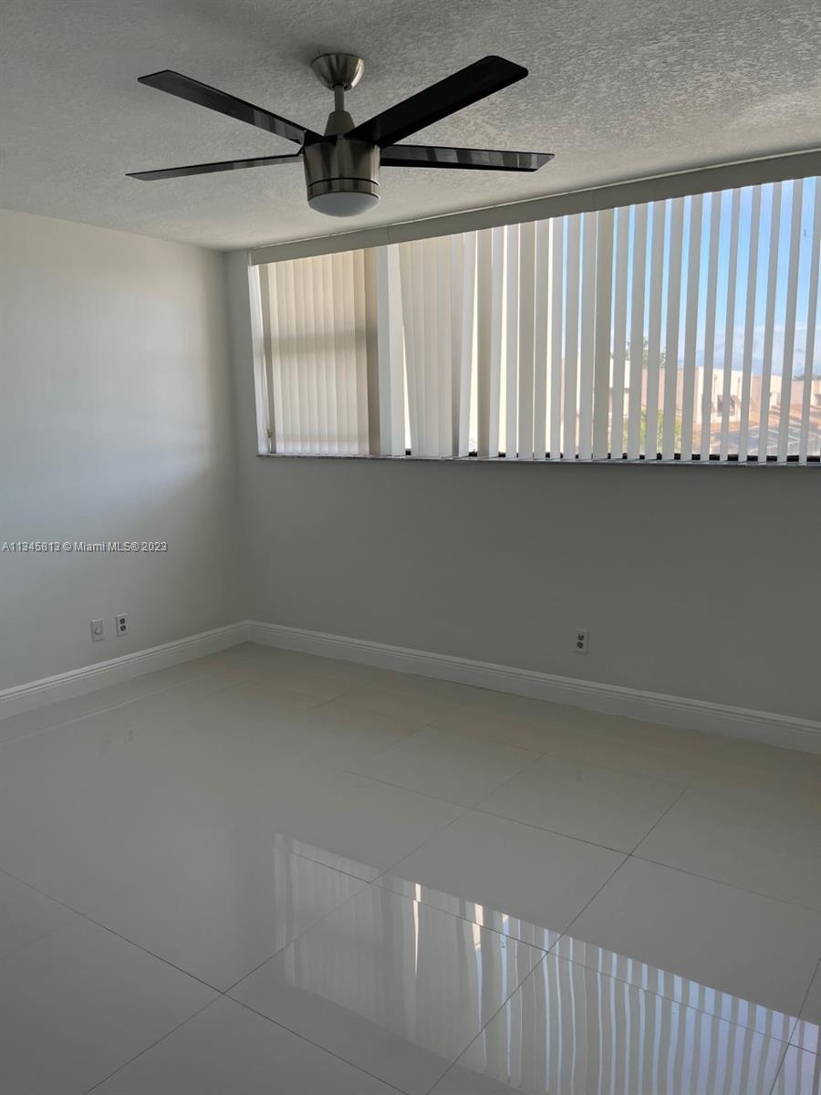 PEMBROKE LAKES SECTION SE - Residential Lease