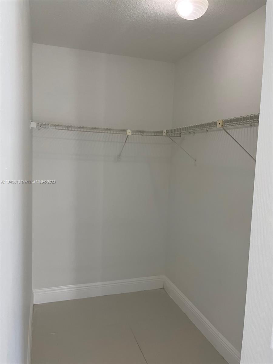 PEMBROKE LAKES SECTION SE - Residential Lease