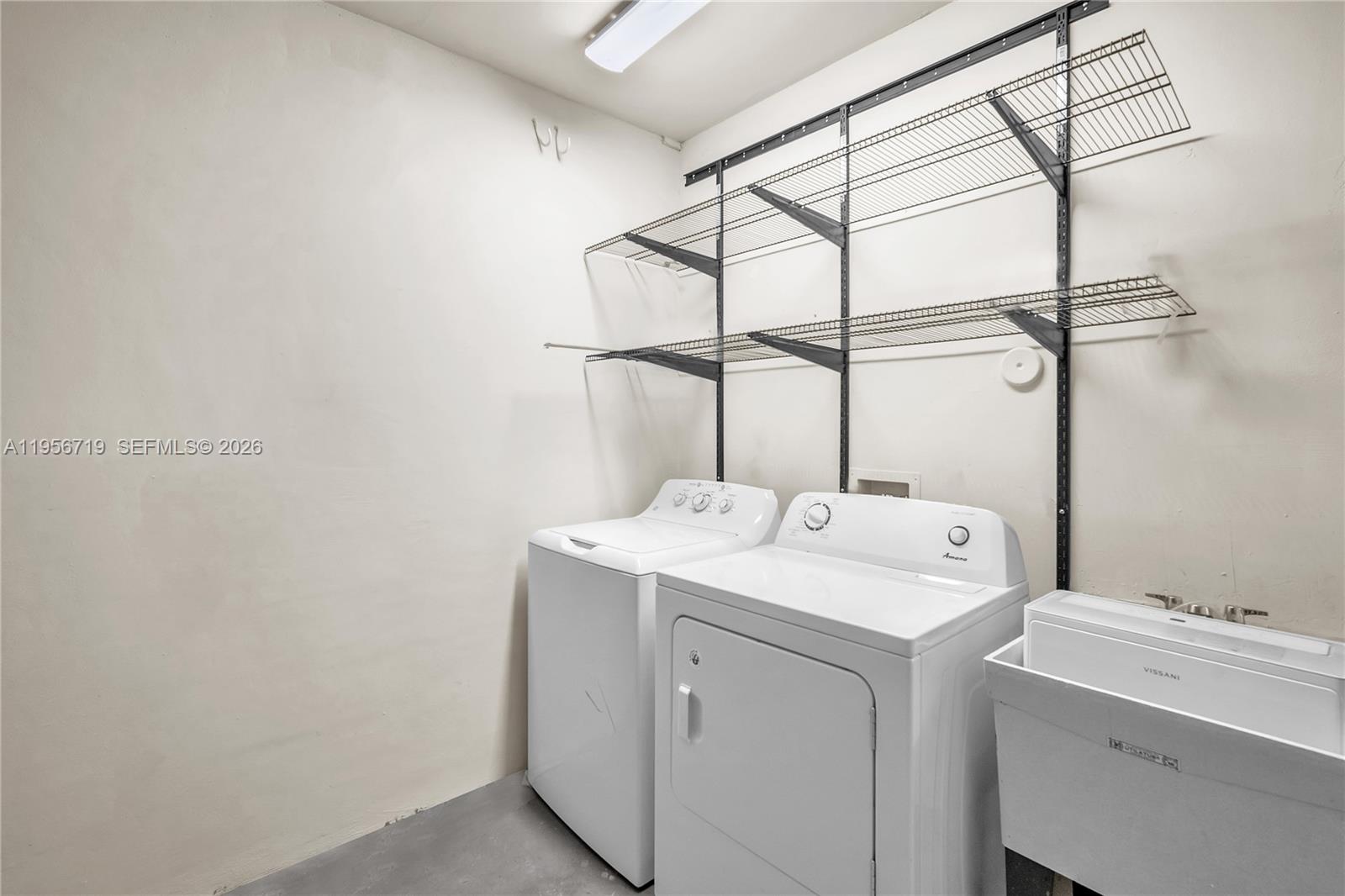 EMERALD OAKS 2 CONDO - Residential