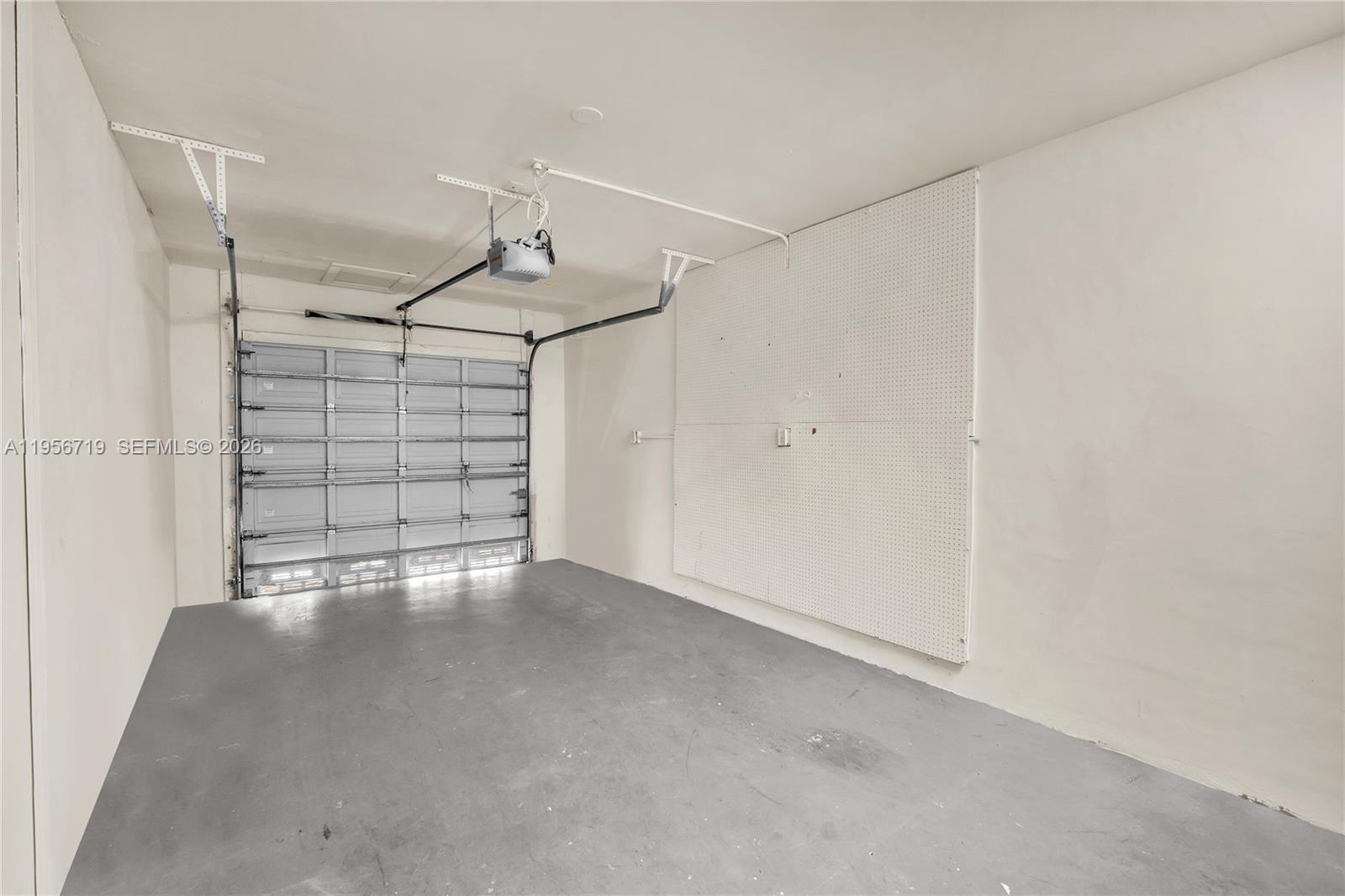 EMERALD OAKS 2 CONDO - Residential