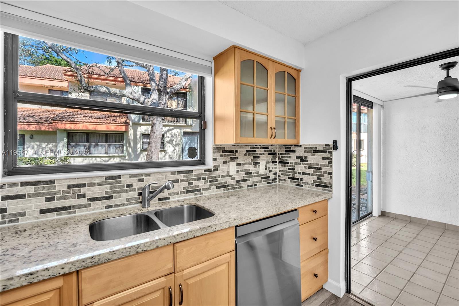 EMERALD OAKS 2 CONDO - Residential