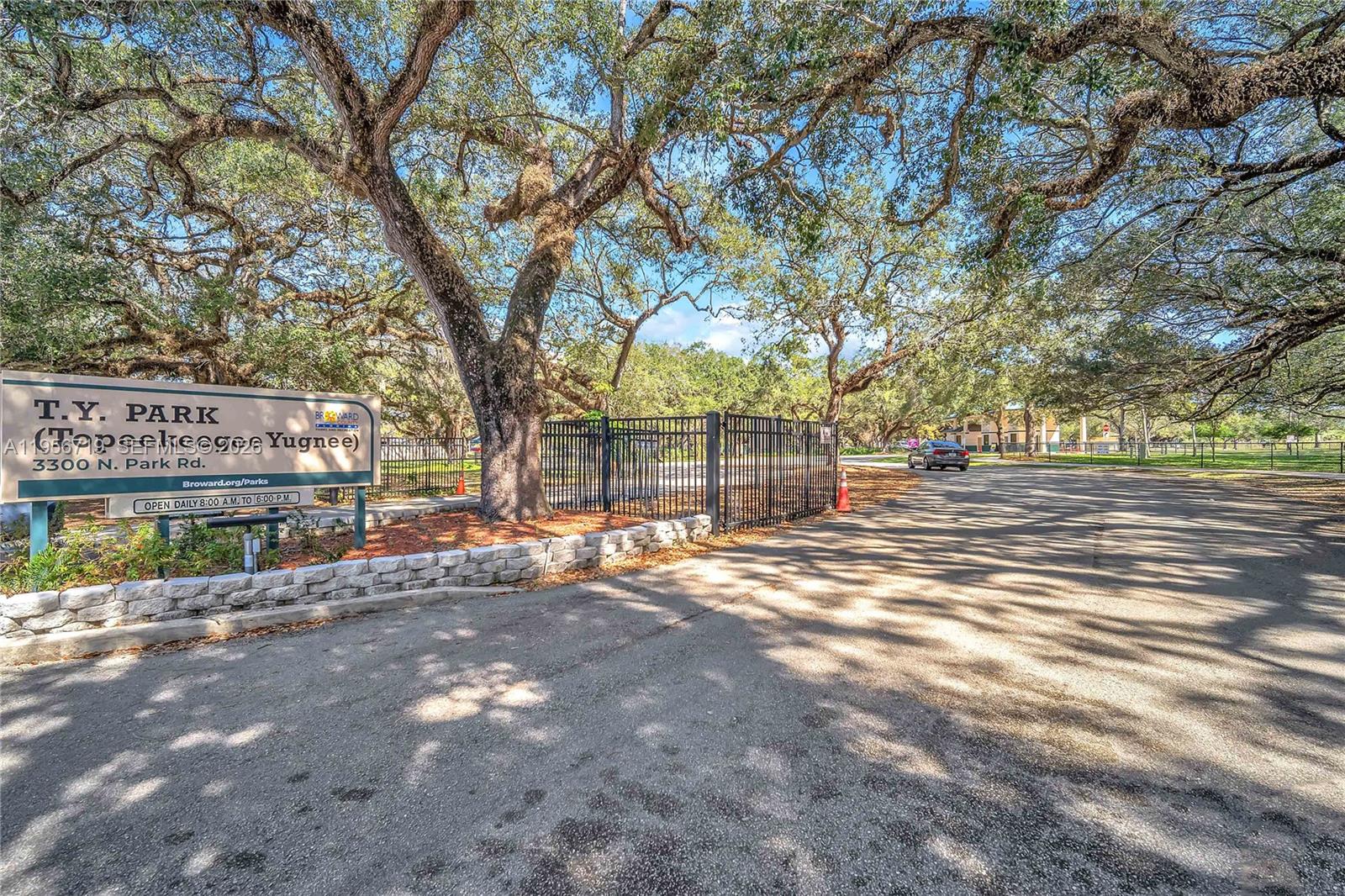 EMERALD OAKS 2 CONDO - Residential